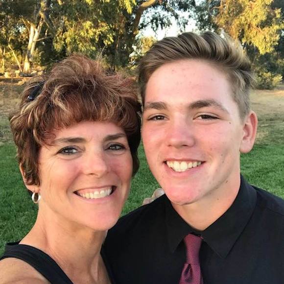 Meet your Posher, Dede - Picture 1 of 1